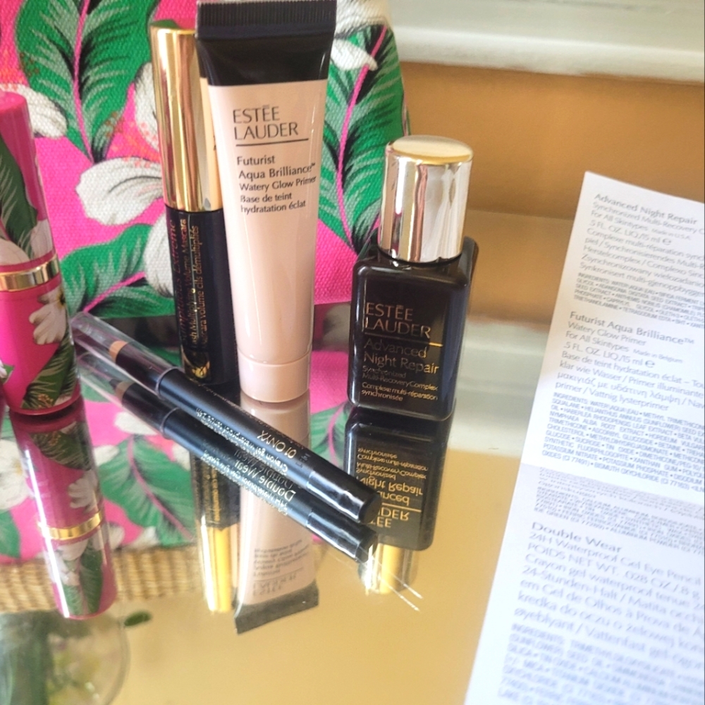 Estee Lauder - Picture 4 of 4